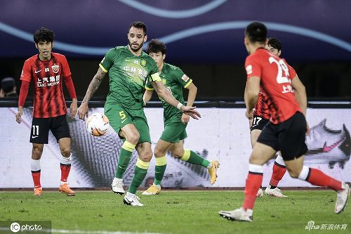 الزمالك والبنك الأهليصراع الألقاب والهيمنة في الكرة المصرية