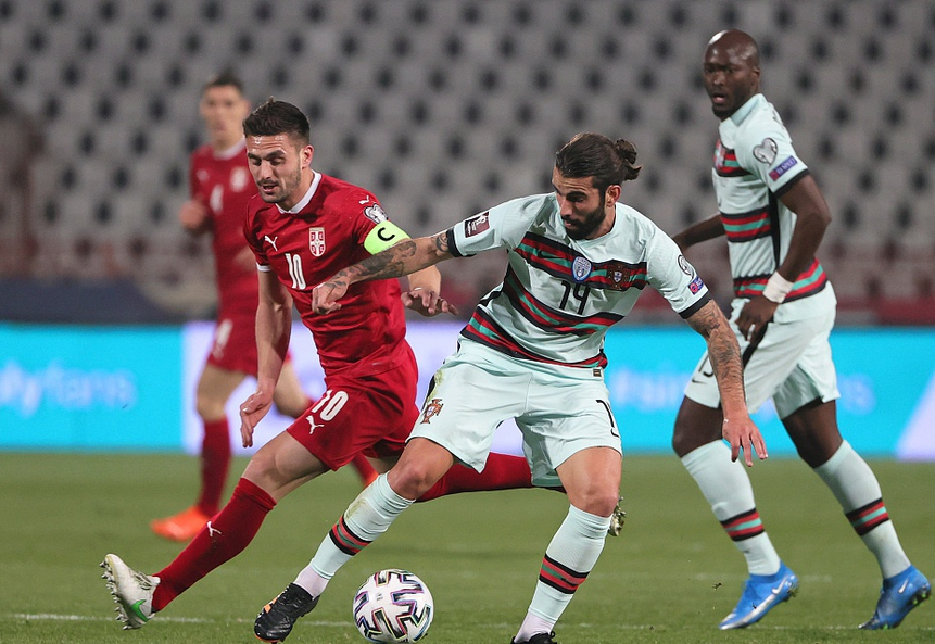 من هو أفضل لاعب كرة قدم في العالم 2024؟